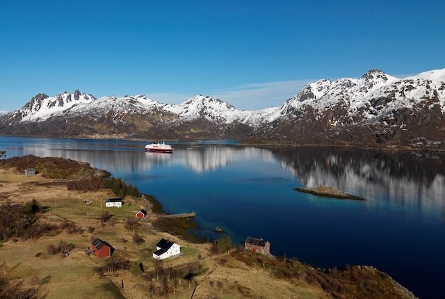 image-of-norwegian-lake